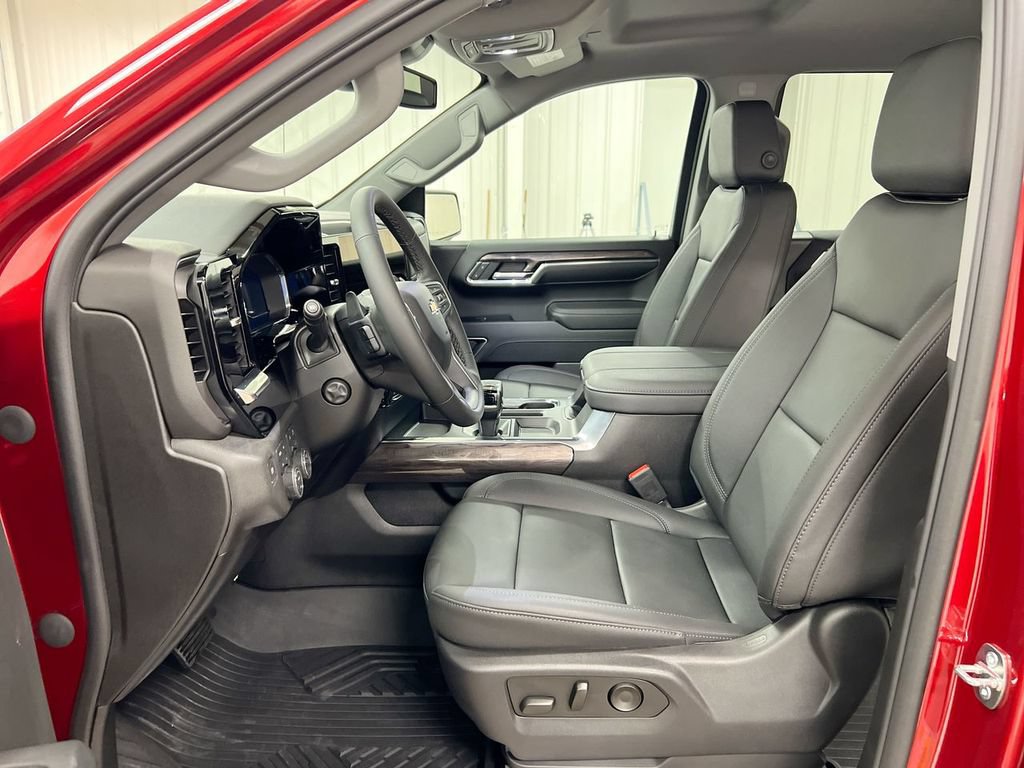 Used 2023 Chevrolet Silverado 1500 LTZ AWD/4WD image 19
