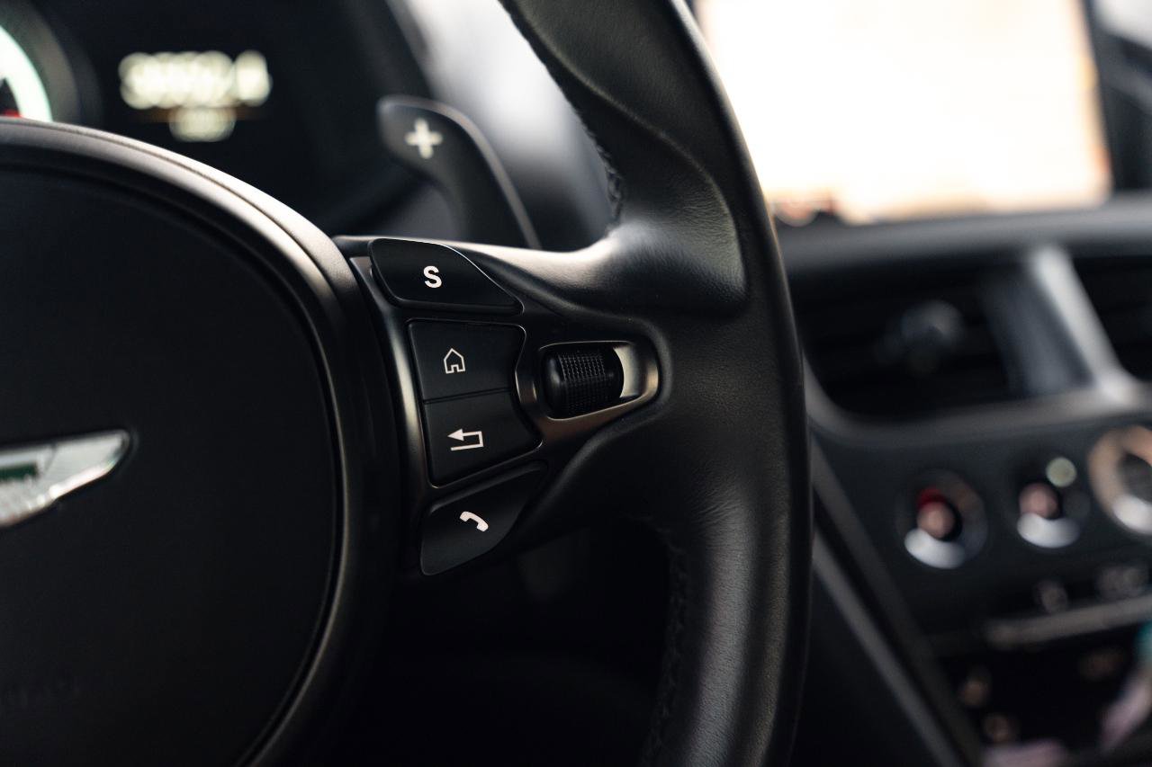 Used 2018 Aston Martin DB11 Coupe image 69