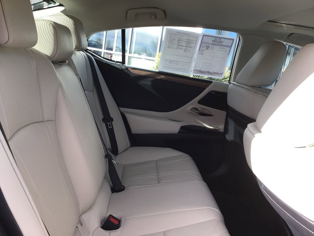 Used 2023 Lexus ES 350 w/ Luxury Package image 7