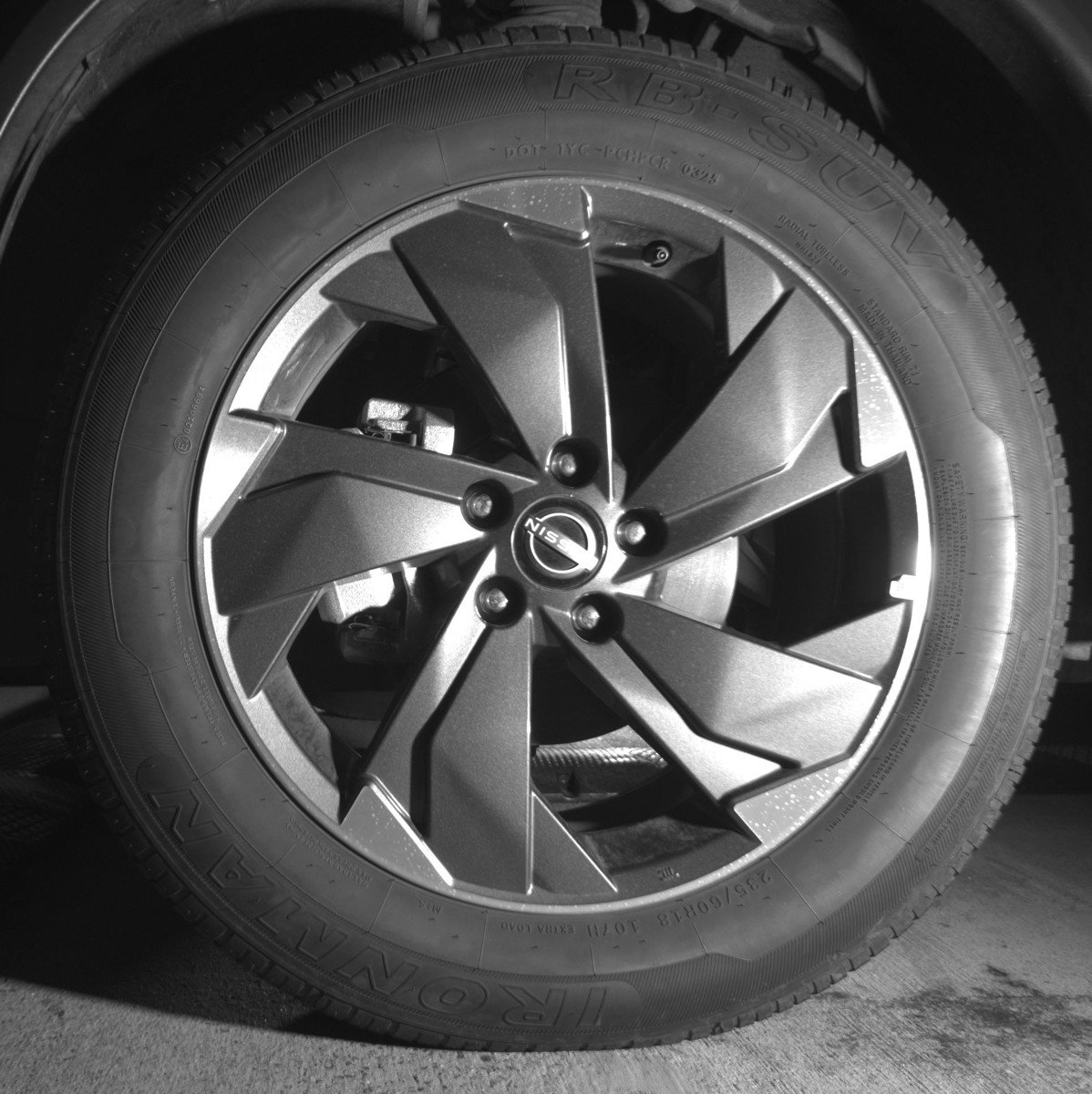 Used 2025 Nissan Rogue SV AWD/4WD image 12