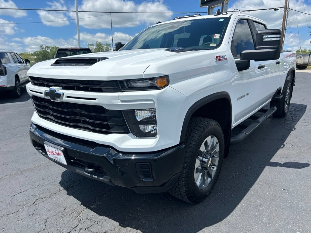 Used 2025 Chevrolet Silverado 2500 Custom w/ Custom Value Package AWD/4WD image 9