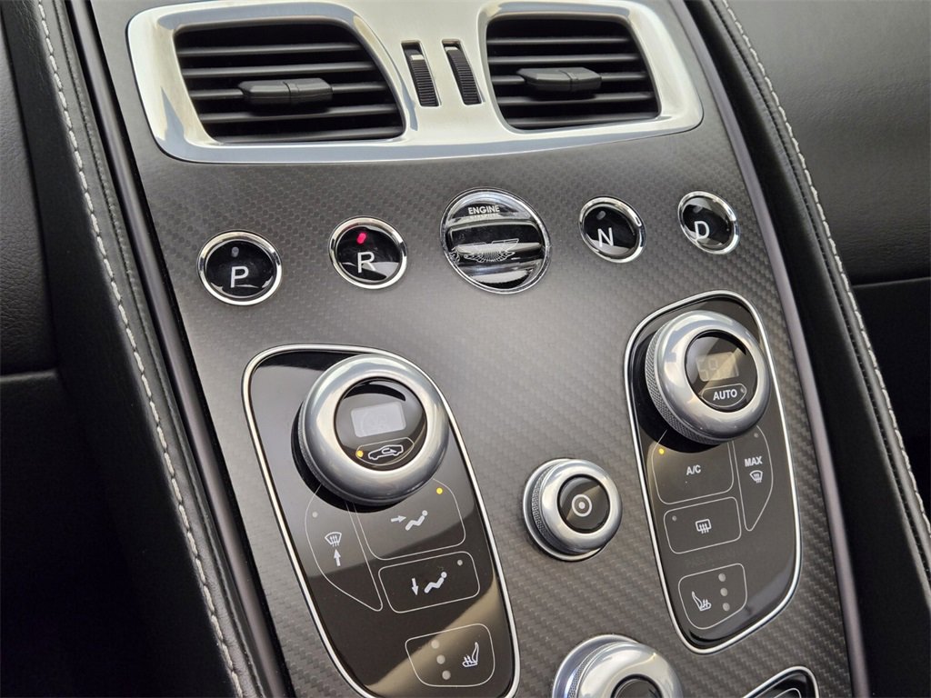 Used 2015 Aston Martin Vanquish Volante image 36