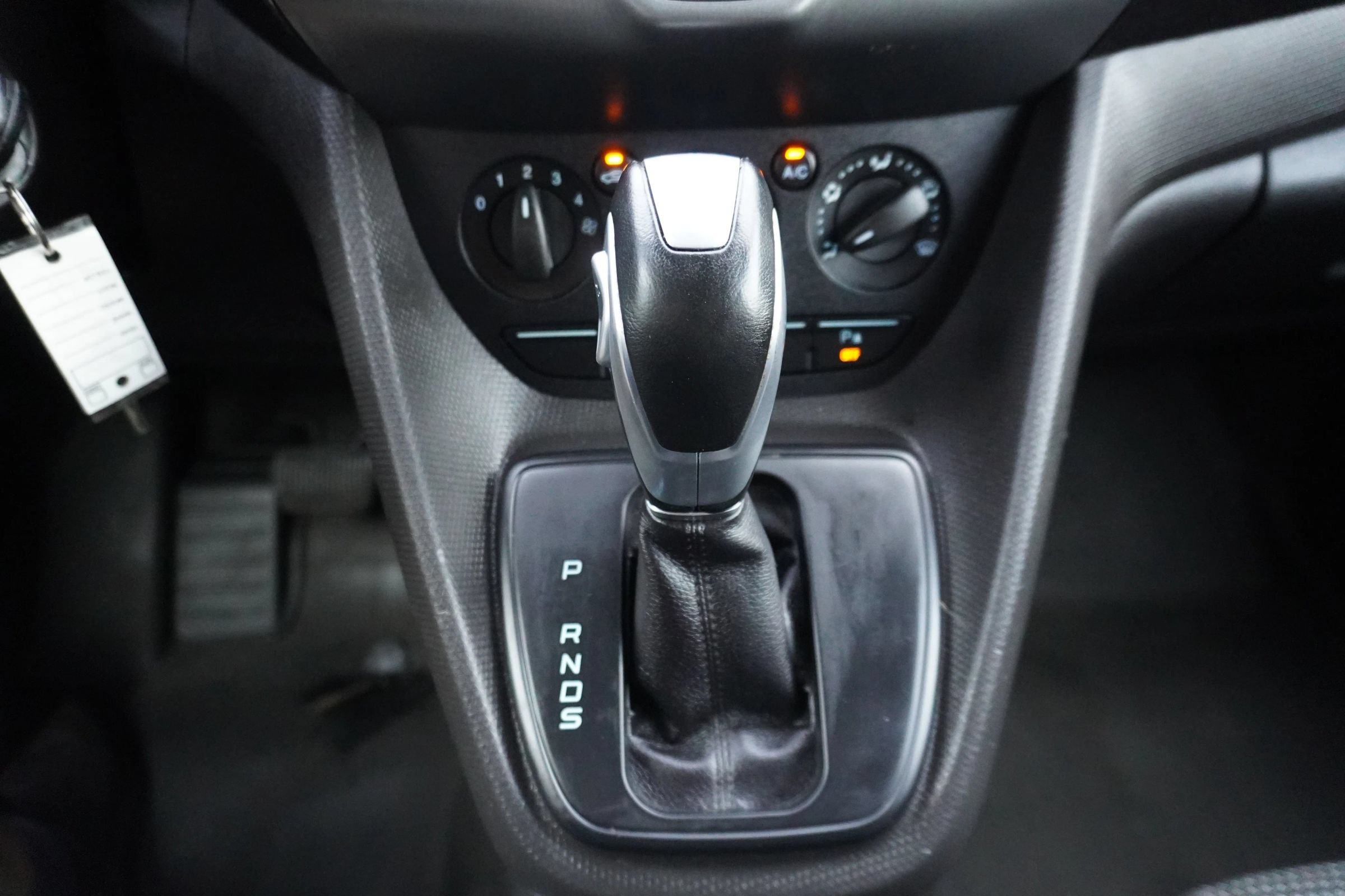 Used 2015 Ford Transit Connect XL FWD image 22