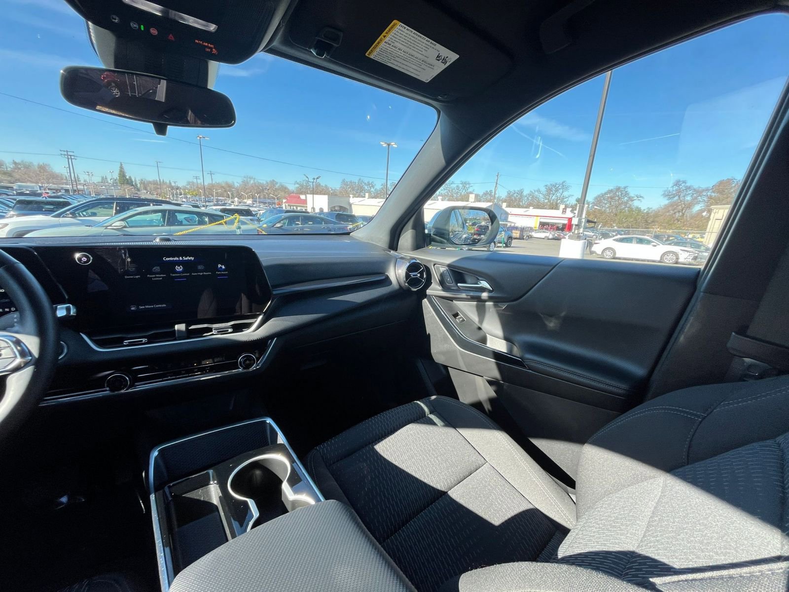 Used 2025 Chevrolet Equinox LT image 34