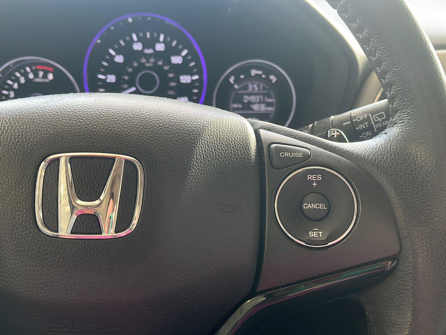 Used 2017 Honda HR-V EX-L image 7