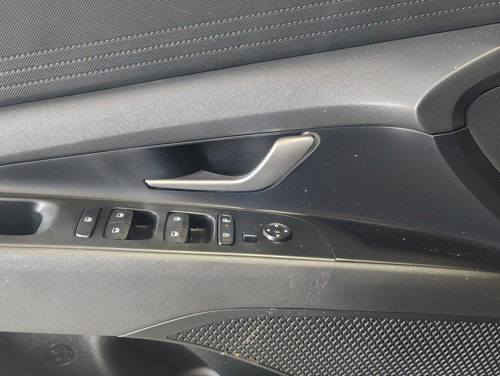 Certified 2025 Hyundai Elantra SE FWD image 16