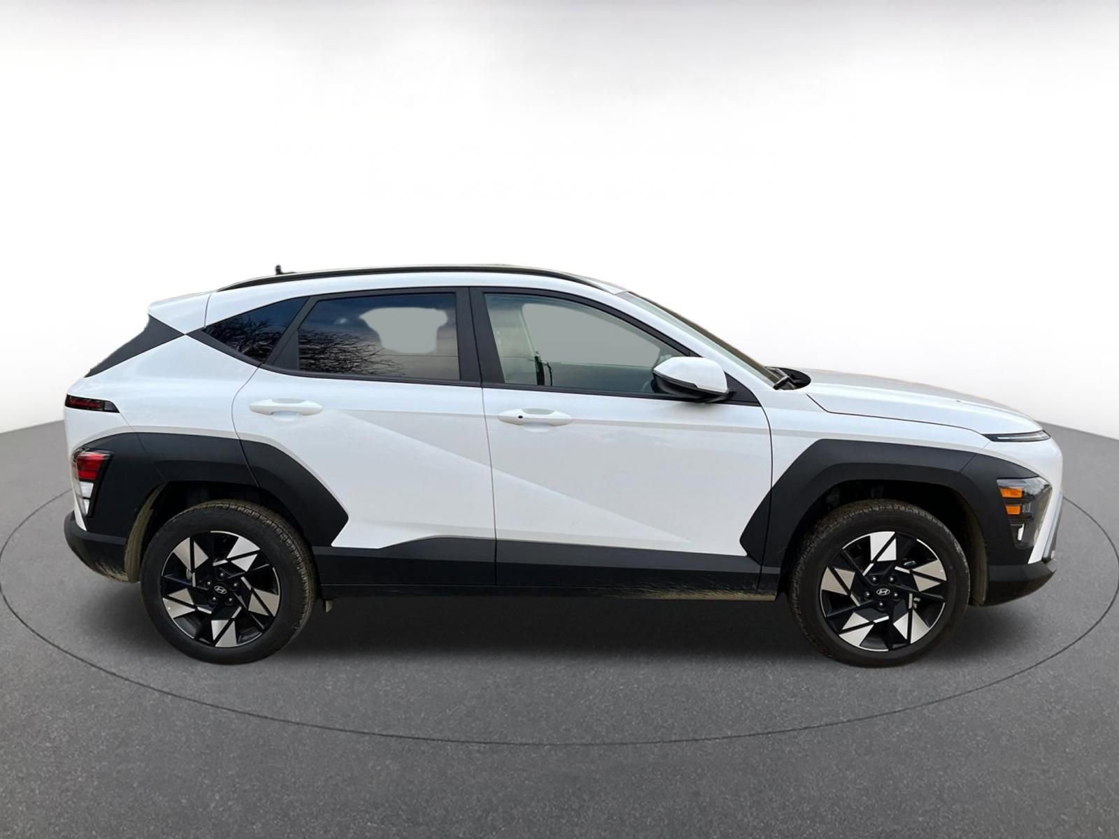 Used 2025 Hyundai Kona SEL image 18