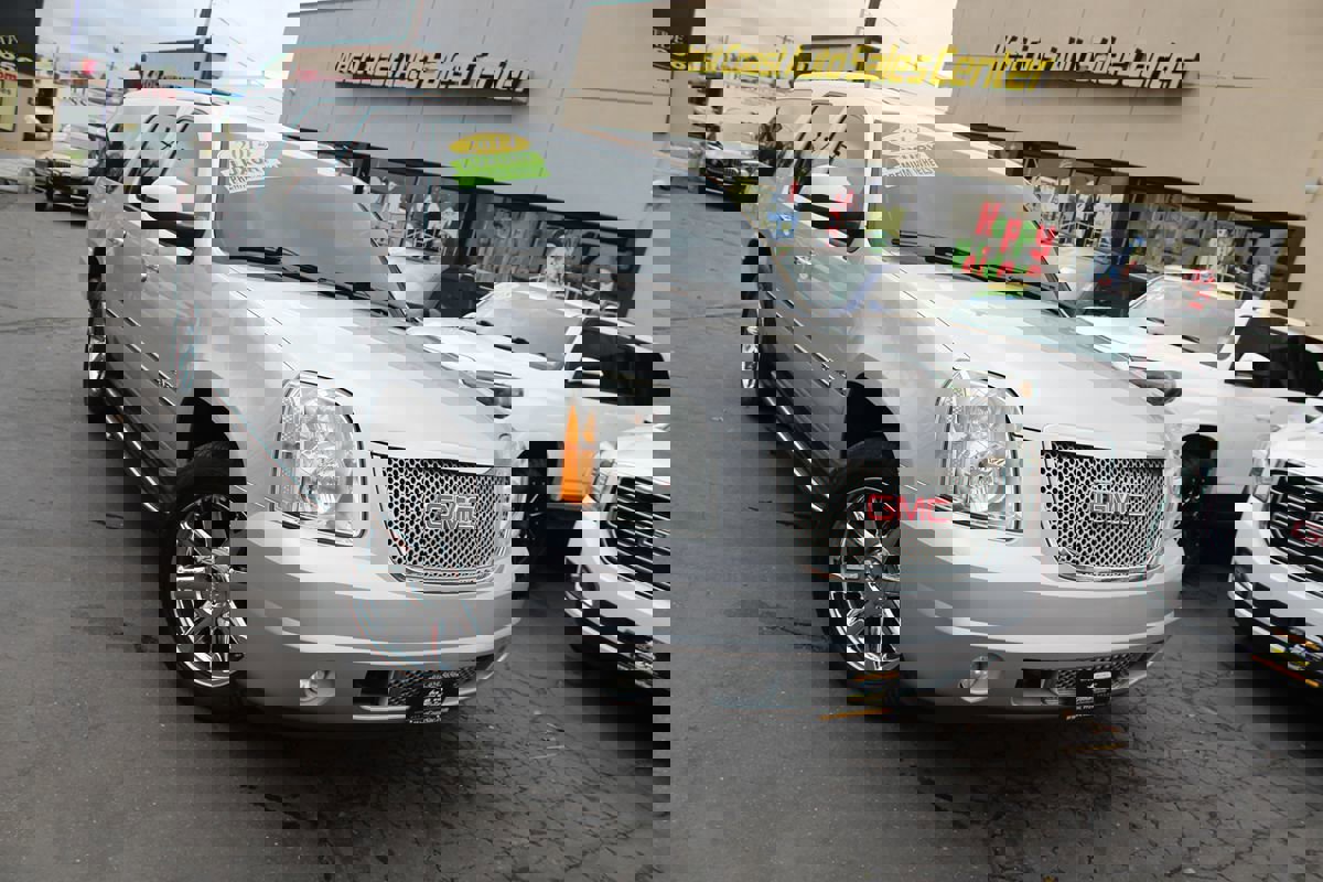 Used 2014 GMC Yukon XL Denali image 43