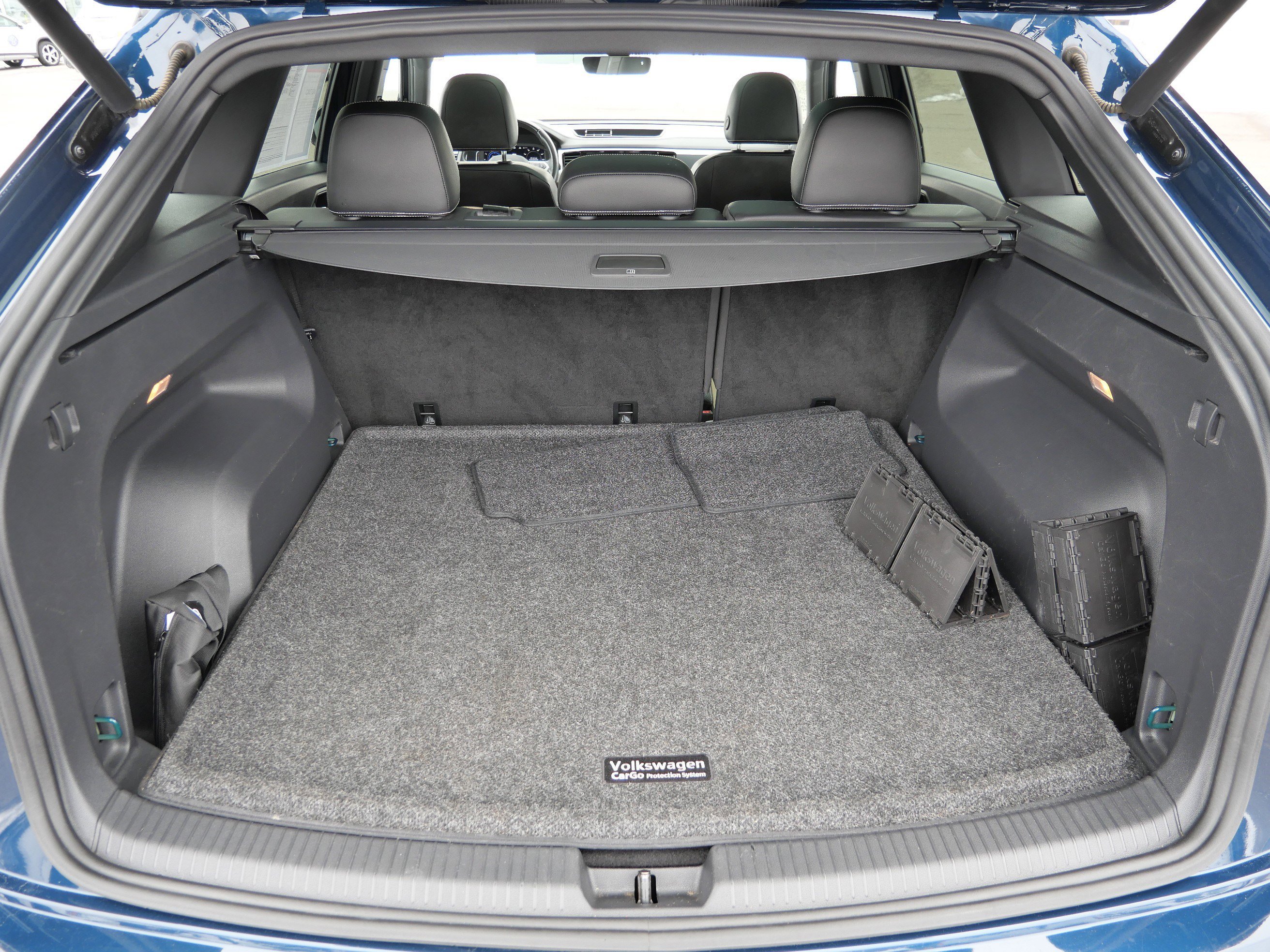 Used 2022 Volkswagen Atlas Cross Sport SEL R-Line image 18