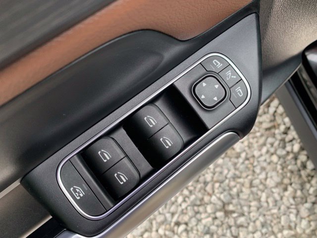 Used 2023 Mercedes-Benz GLA 35 AMG 4MATIC w/ Premium Package image 23