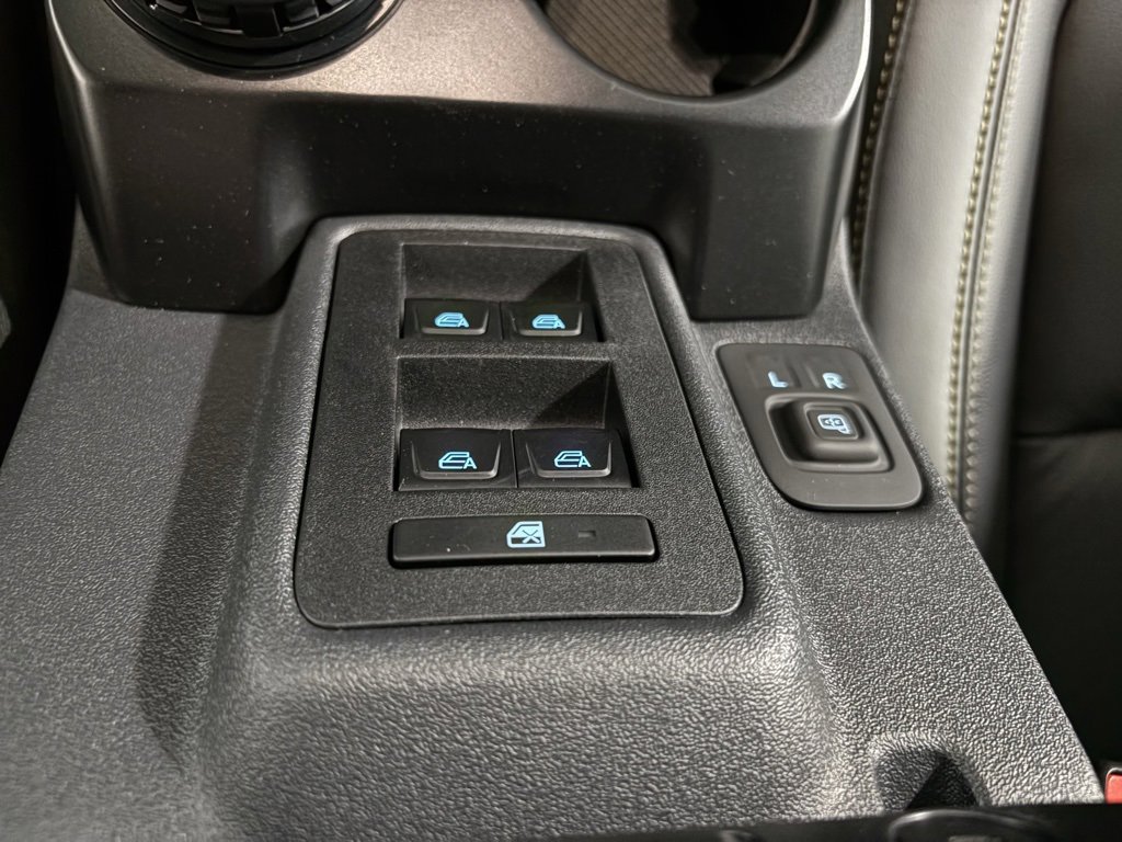 New 2025 Ford Bronco Badlands image 14