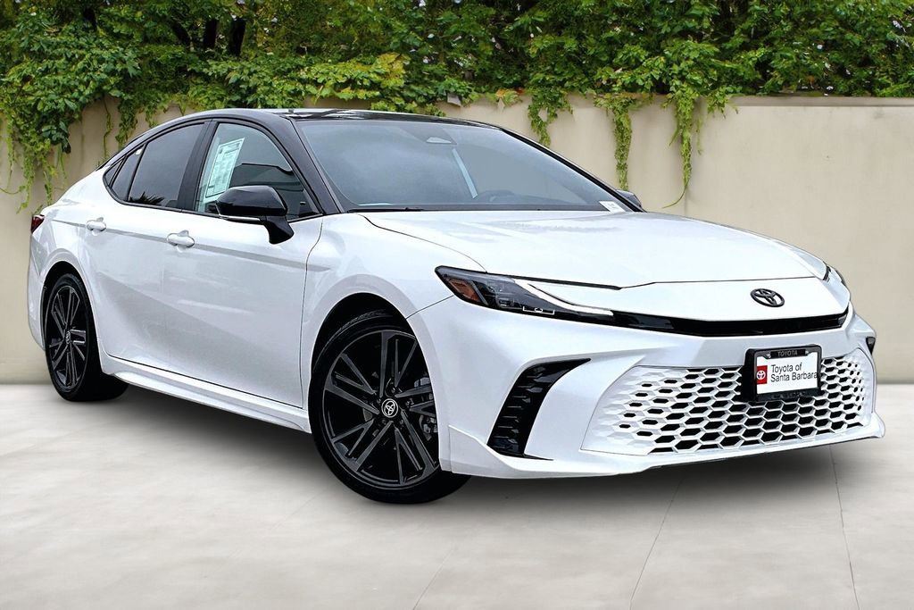 Used 2025 Toyota Camry XSE FWD image 1