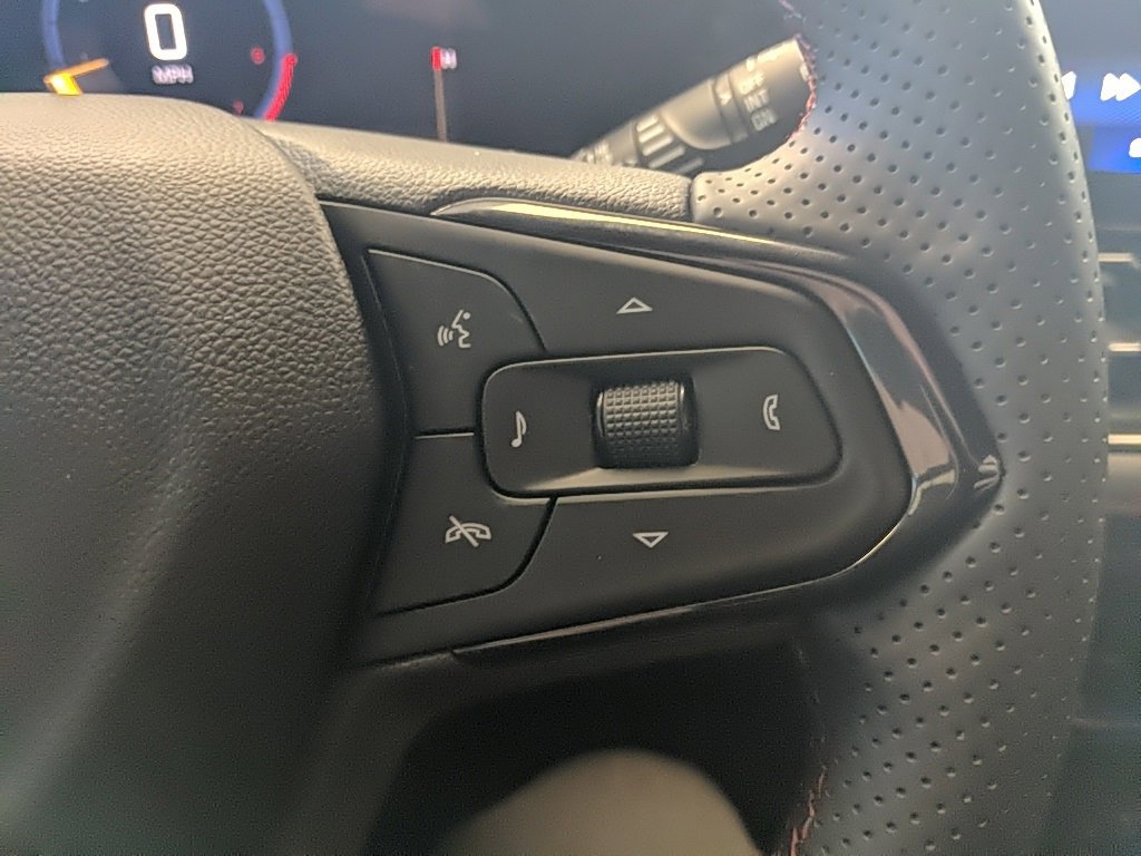 Used 2025 Chevrolet TrailBlazer RS w/ Driver Confidence Package image 15