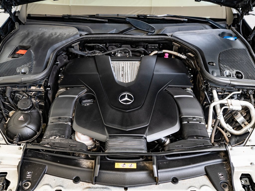 Used 2018 Mercedes-Benz E 400 4MATIC Sedan image 38