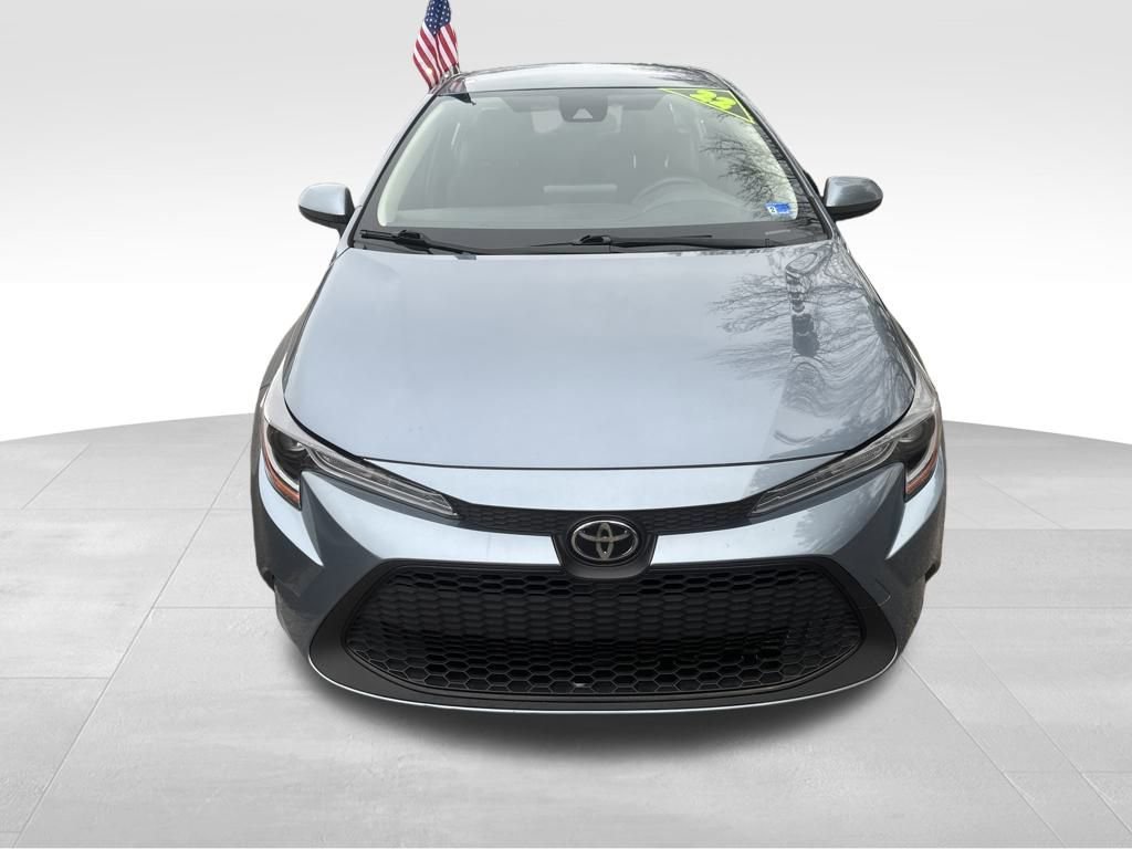 Used 2022 Toyota Corolla LE image 4