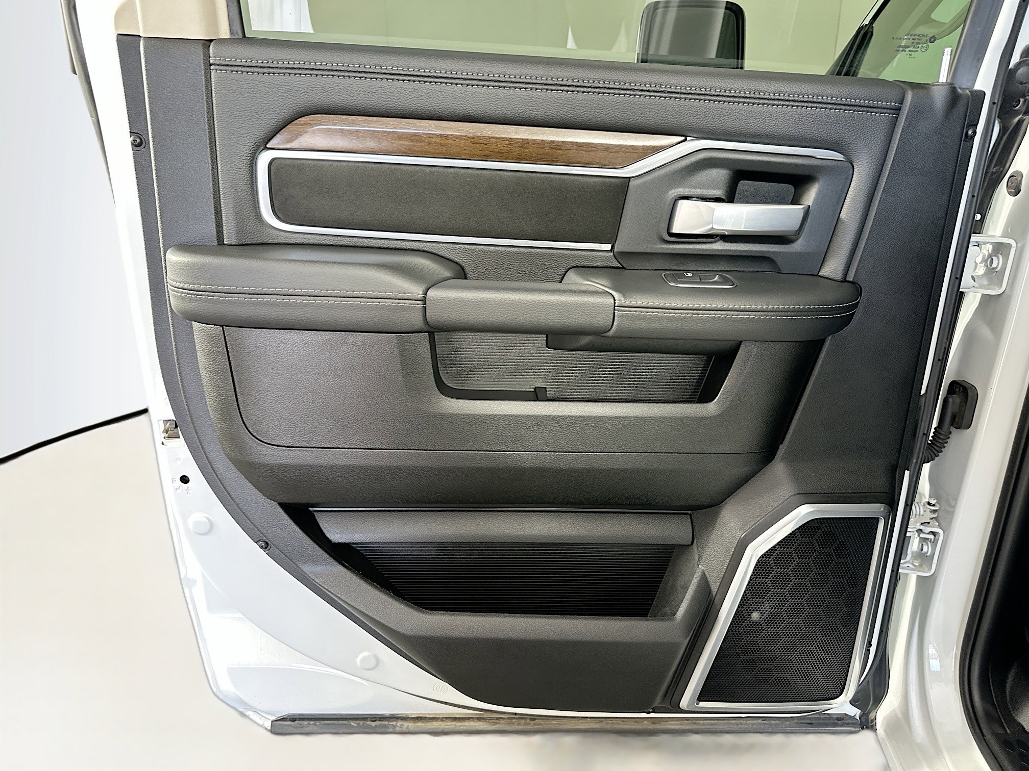 Used 2024 RAM 2500 Laramie w/ Safety Group image 26