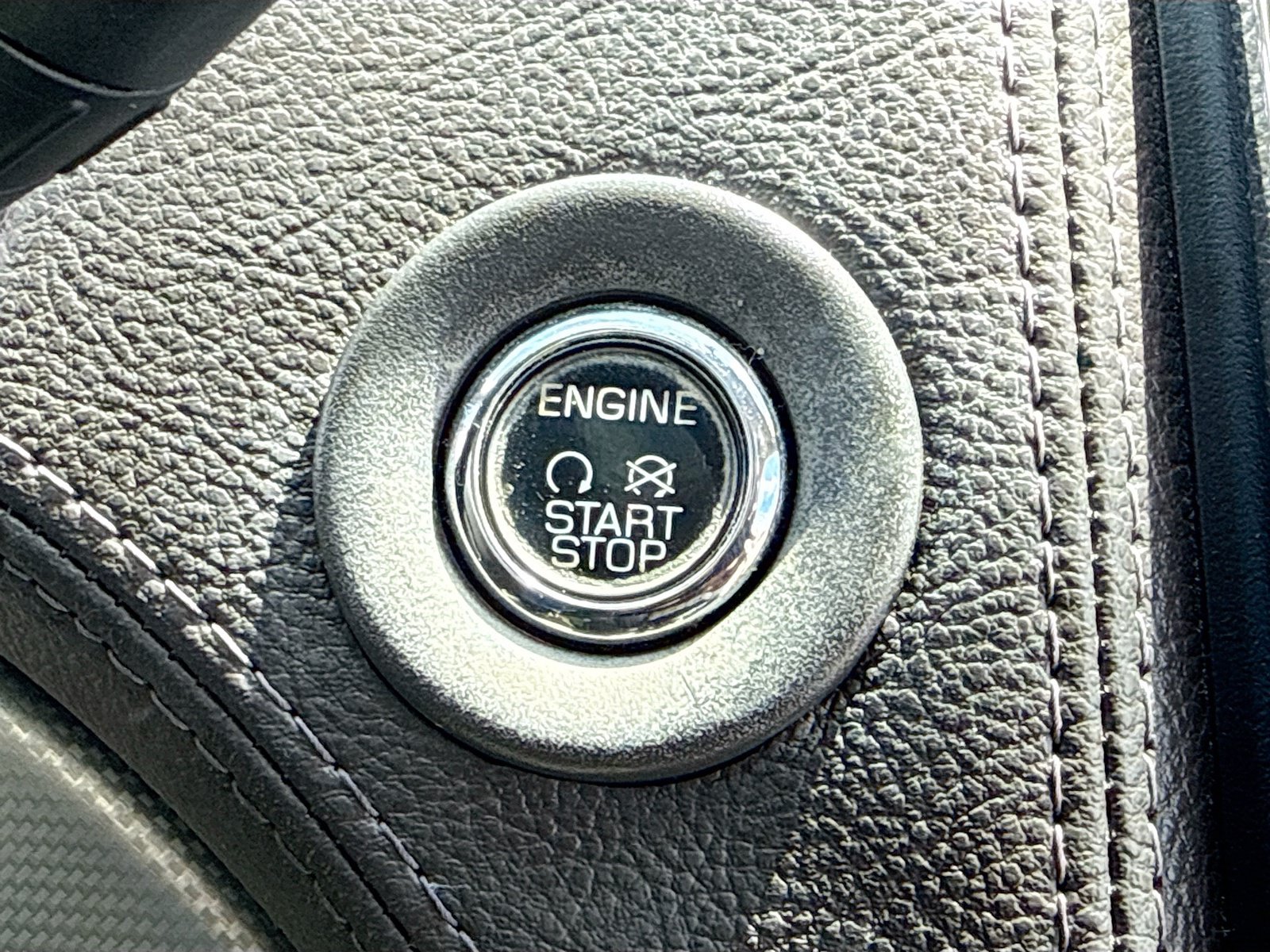 Used 2011 Lincoln MKX 2WD w/ 101A Rapid Spec Order Code image 9