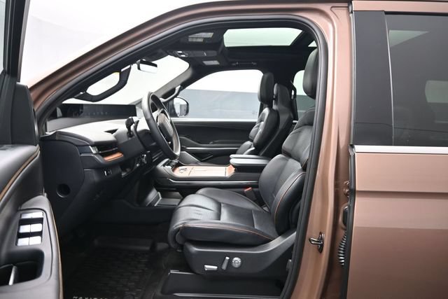 Certified 2025 Lincoln Navigator Black Label AWD/4WD image 10