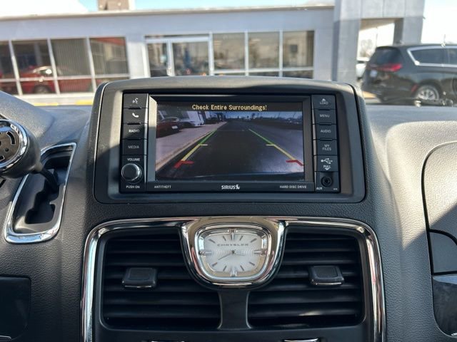 Used 2015 Chrysler Town & Country Touring w/ Driver Convenience Group image 48