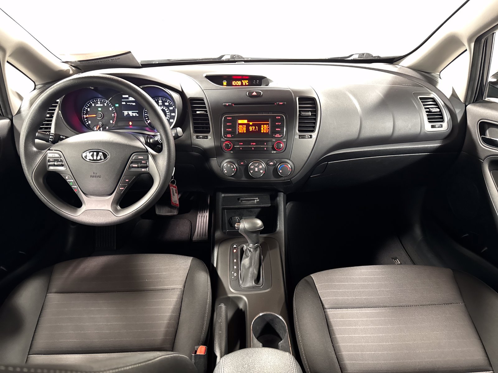Used 2016 Kia Forte LX FWD image 4