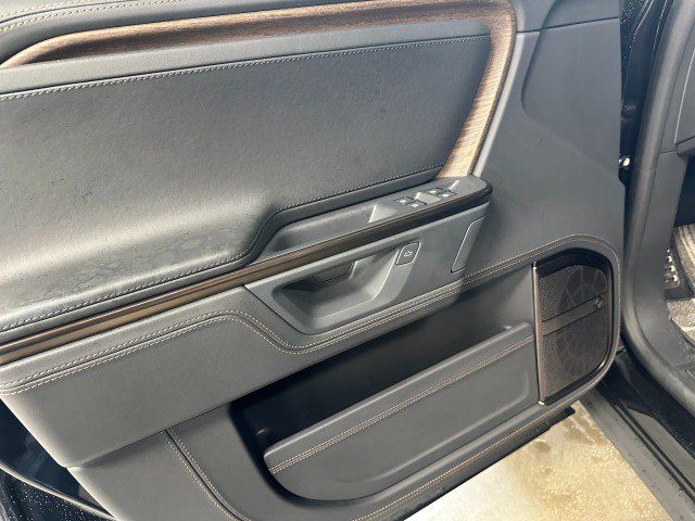Used 2026 Rivian R1S Premium AWD/4WD image 17