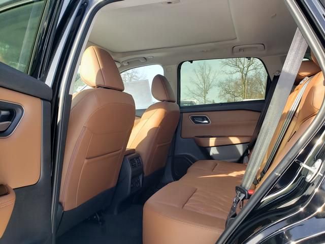 New 2026 Nissan Rogue Platinum w/ Platinum Premium Package image 12