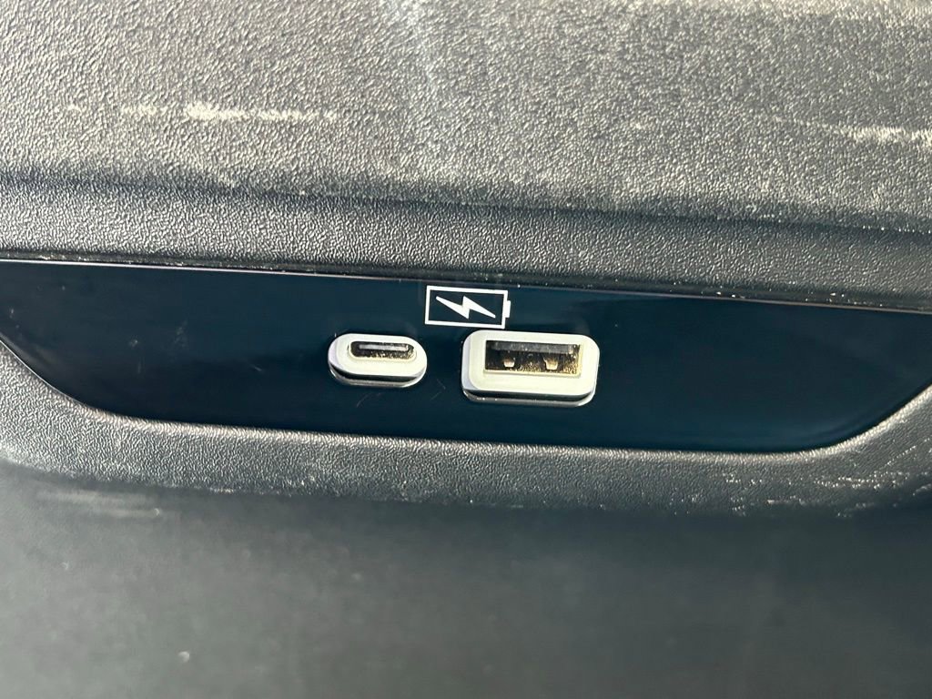 Used 2022 Chrysler Pacifica Touring-L image 64