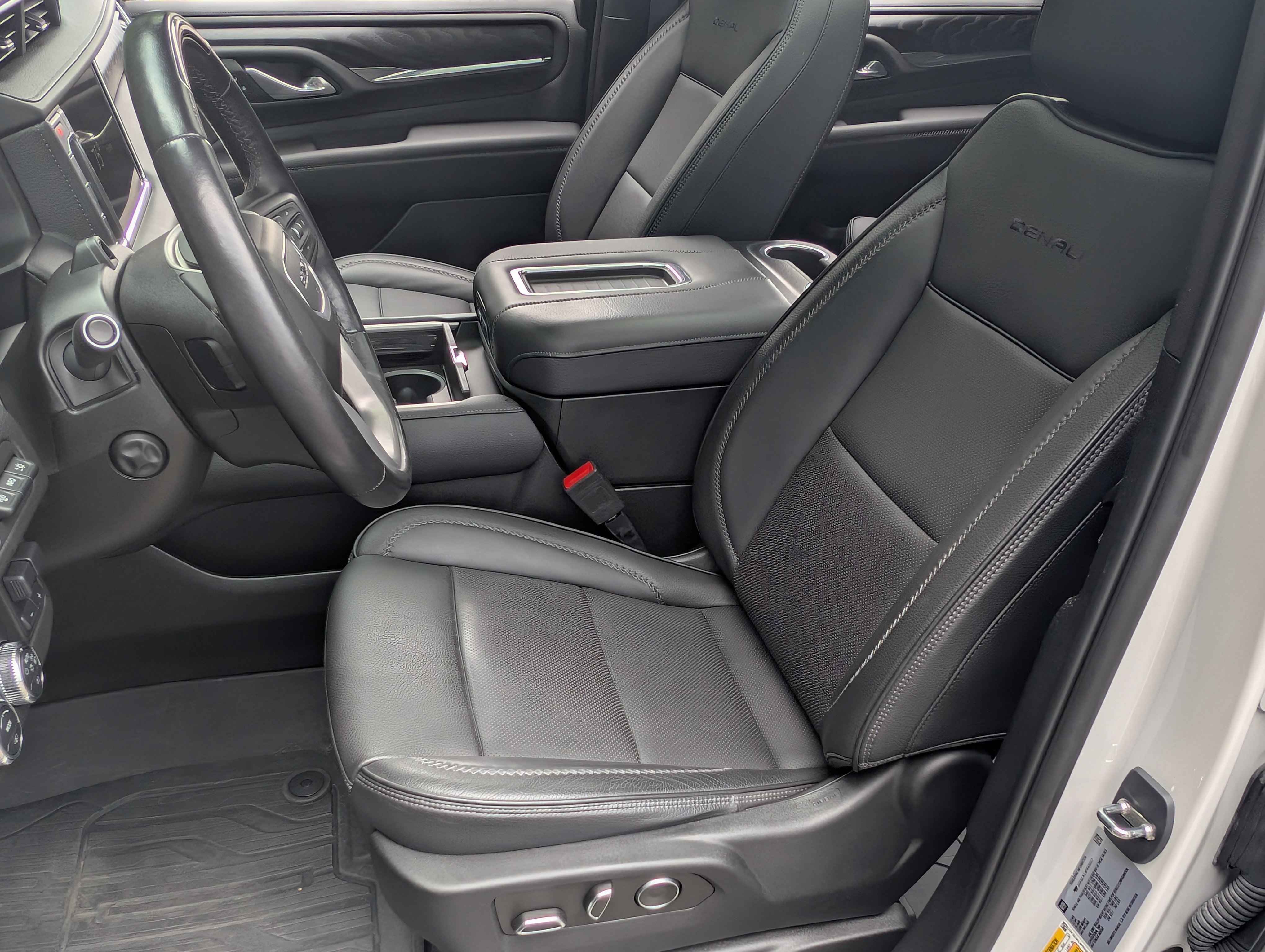 Used 2023 GMC Yukon XL Denali w/ Denali Reserve Package AWD/4WD image 17
