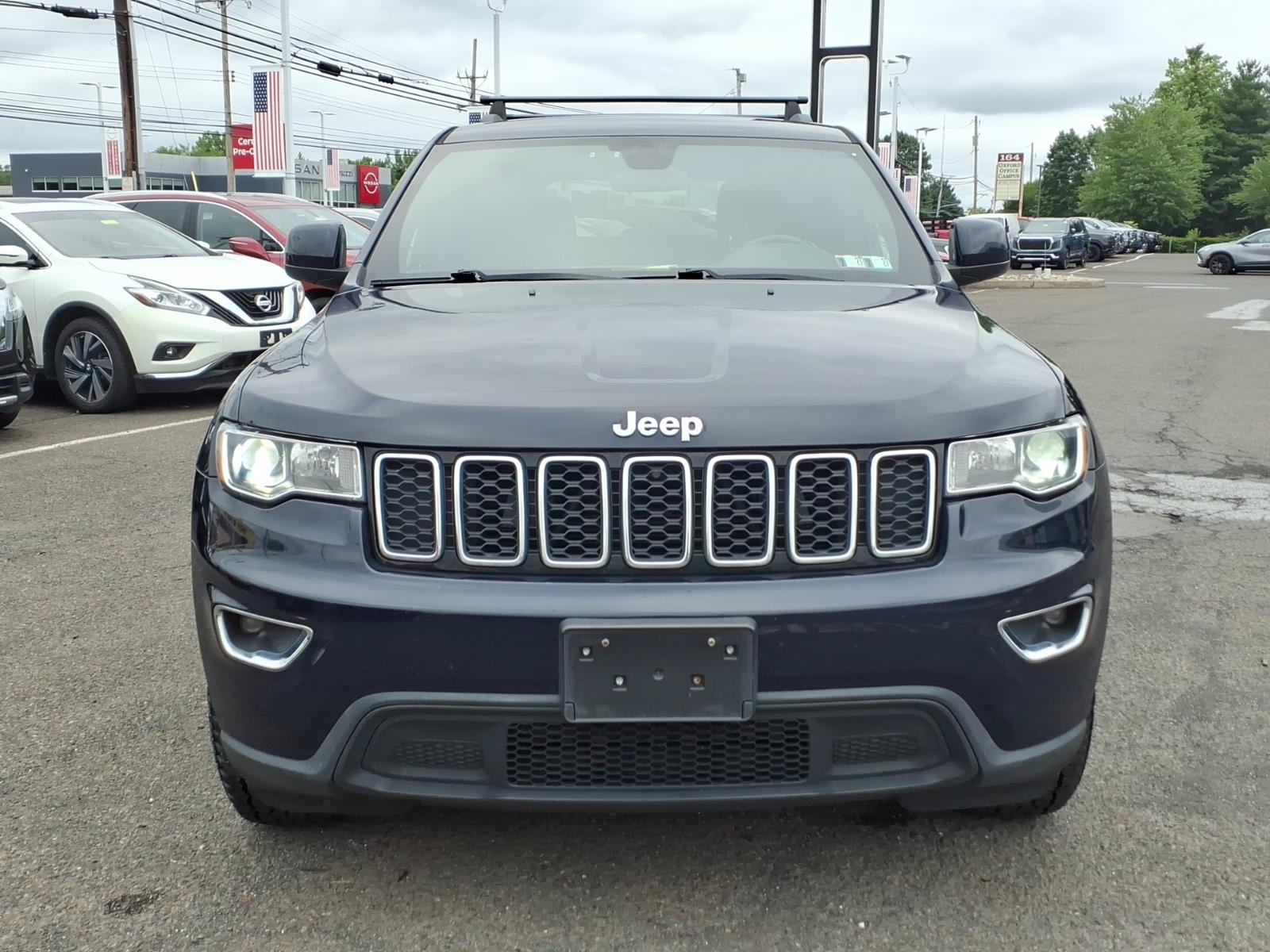 Used 2018 Jeep Grand Cherokee Laredo AWD/4WD image 10