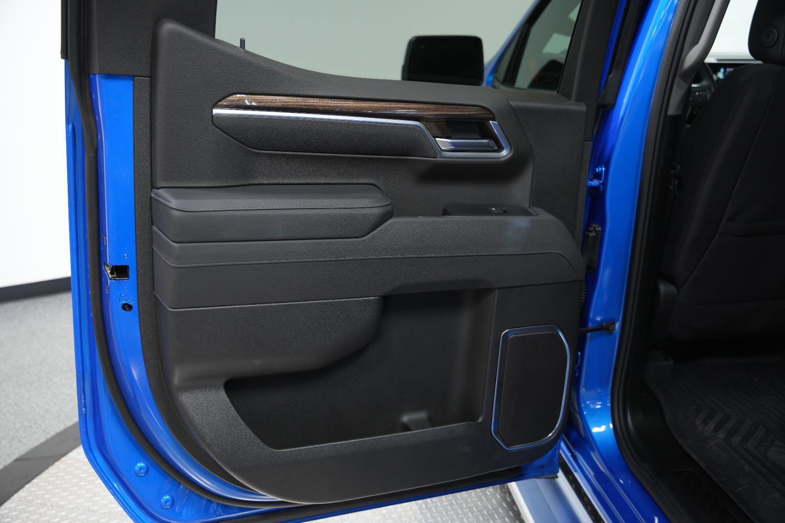 Used 2025 Chevrolet Silverado 1500 LT image 18