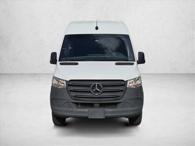 Used 2024 Mercedes-Benz Sprinter 2500 image 2