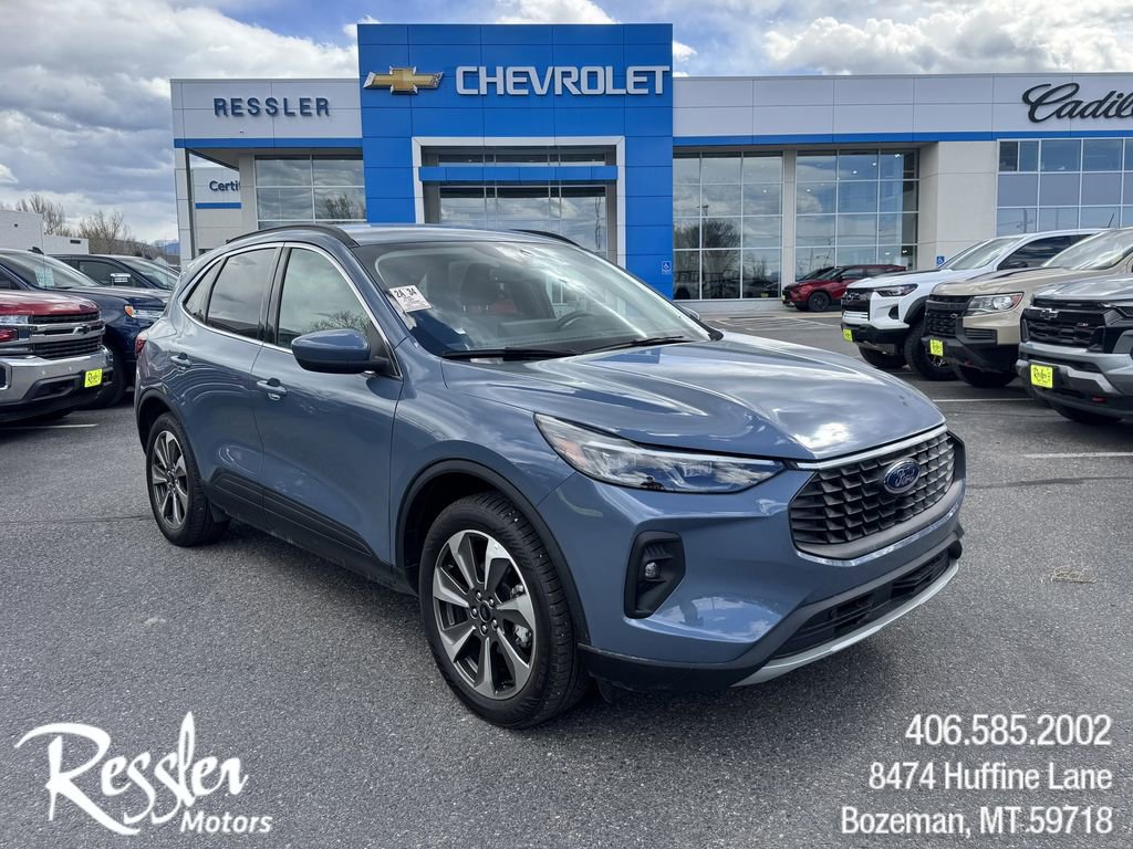 Used 2025 Ford Escape Platinum image 1