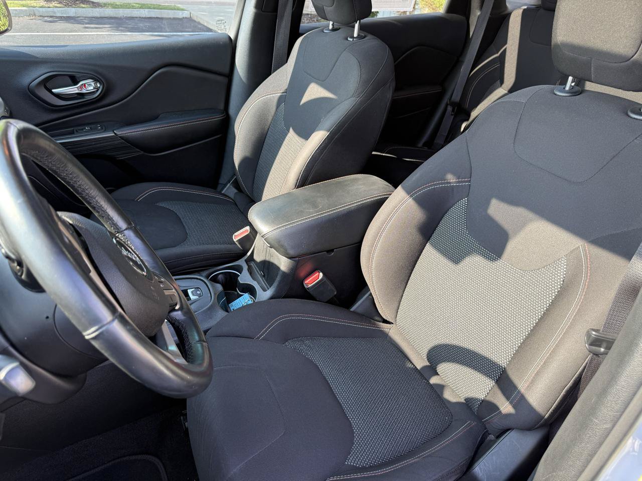 Used 2016 Jeep Cherokee 75th Anniversary FWD image 17