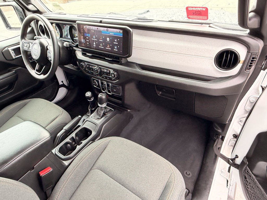 Used 2024 Jeep Wrangler Unlimited w/ Convenience Group AWD/4WD image 15
