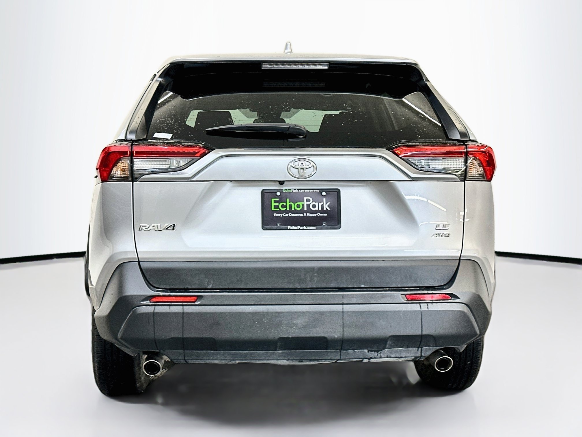 Used 2024 Toyota RAV4 LE AWD/4WD image 7