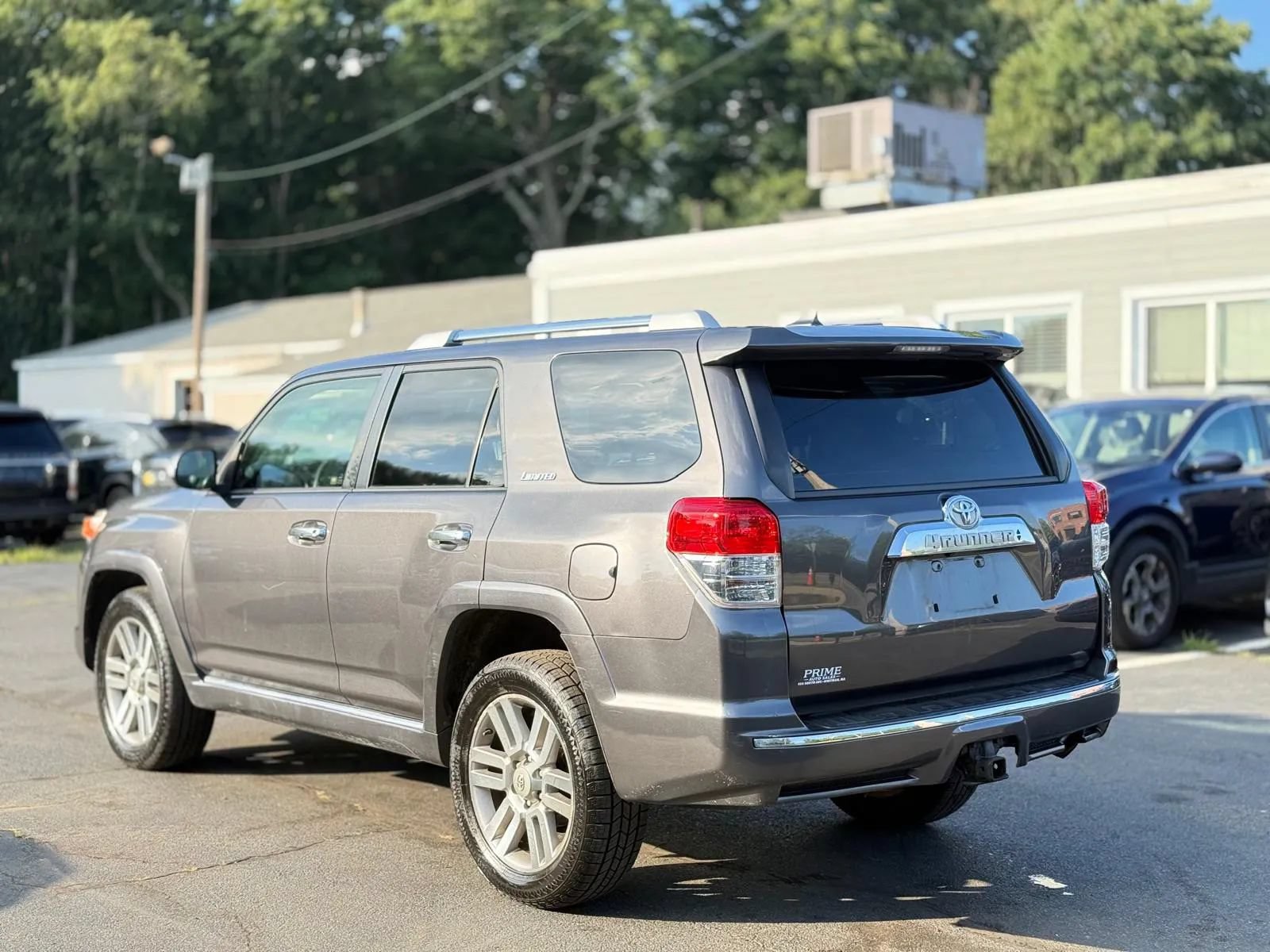 Used 2011 Toyota 4Runner Limited AWD/4WD image 7