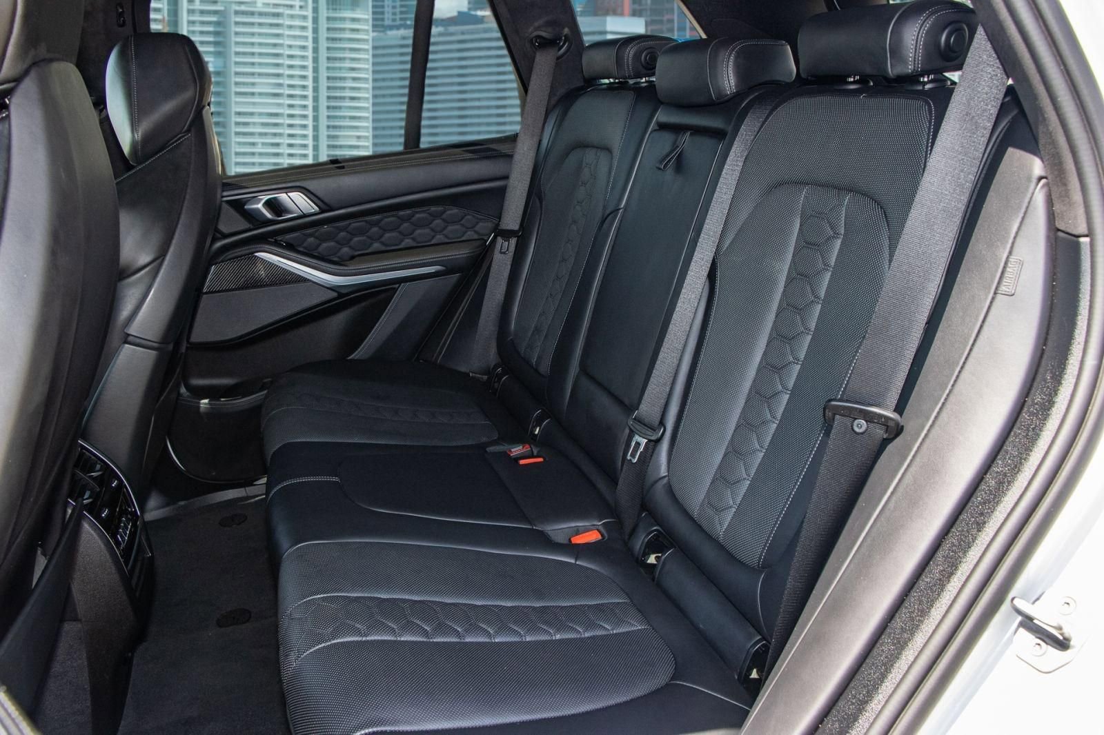 Used 2021 BMW X5 M w/ Executive Package image 17