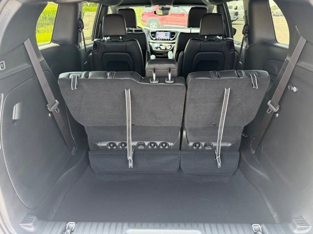 New 2026 Chrysler Pacifica Select image 6