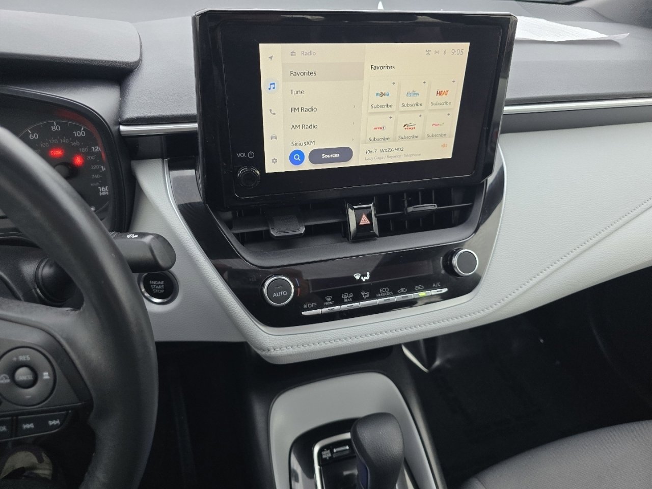 Used 2023 Toyota Corolla SE image 25