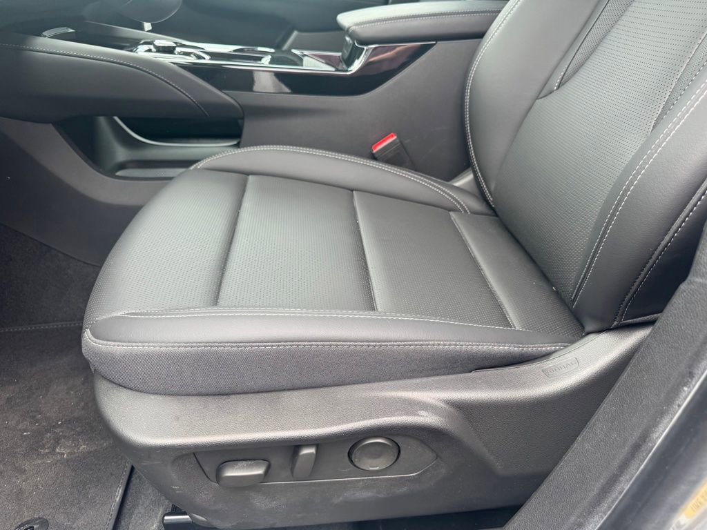Used 2025 Buick Envision Preferred image 12