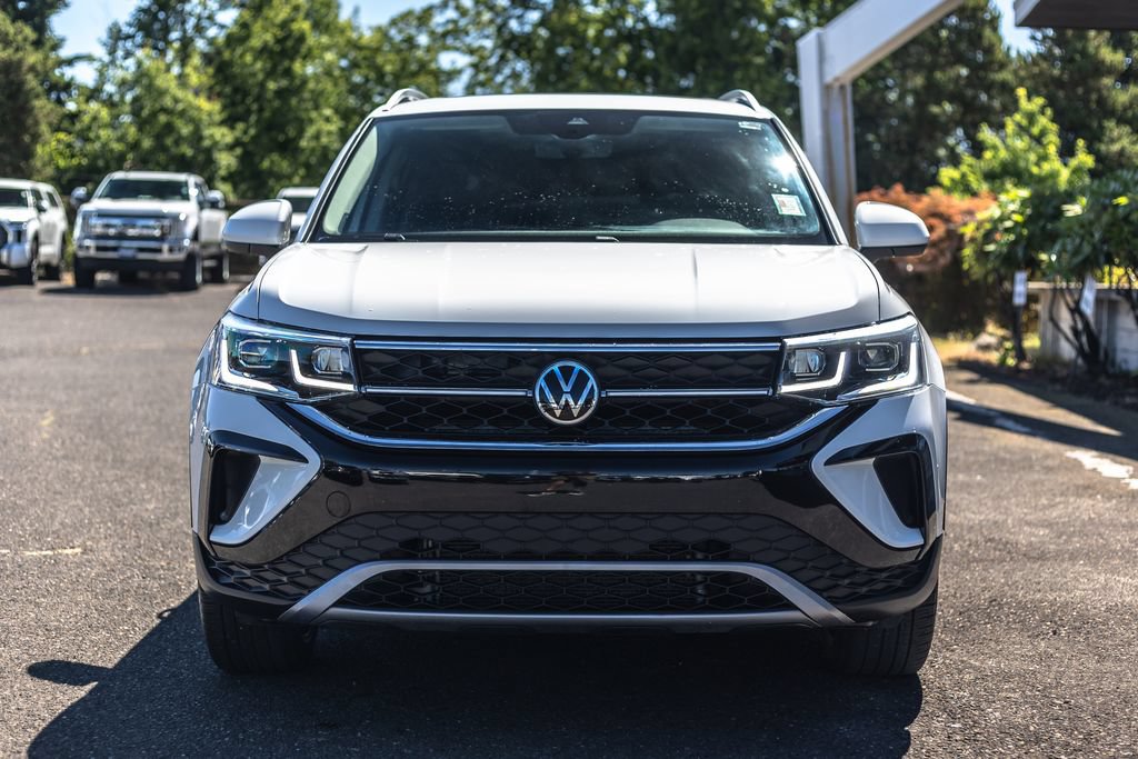 Used 2022 Volkswagen Taos SEL w/ Panoramic Sunroof Package AWD/4WD image 5