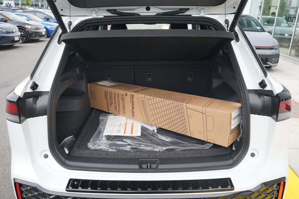 New 2026 Volkswagen Tiguan SE R-Line FWD image 11