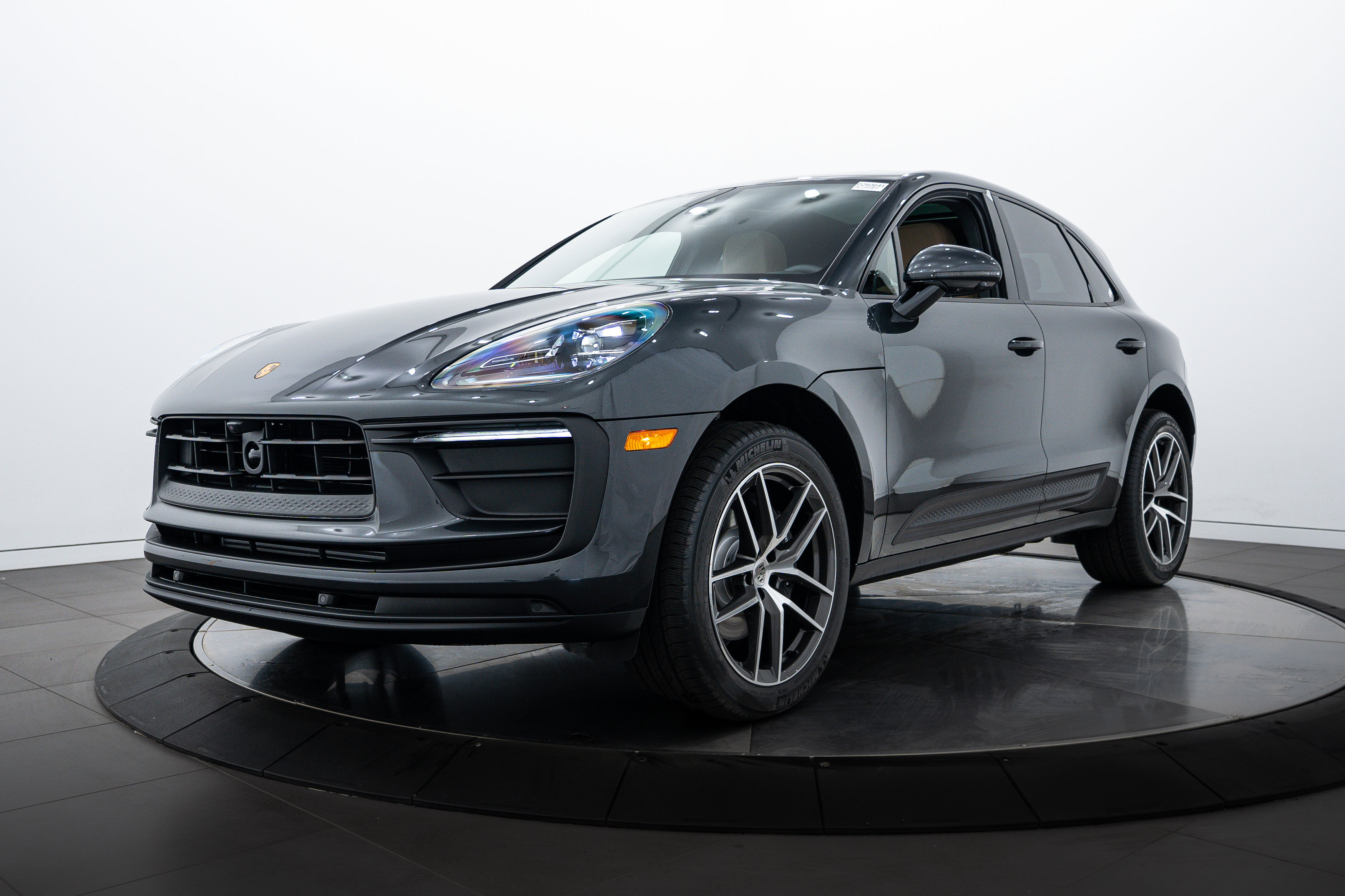 New 2025 Porsche Macan image 1
