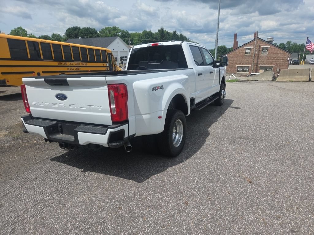 New 2026 Ford F350 XL w/ STX Appearance Package AWD/4WD image 4