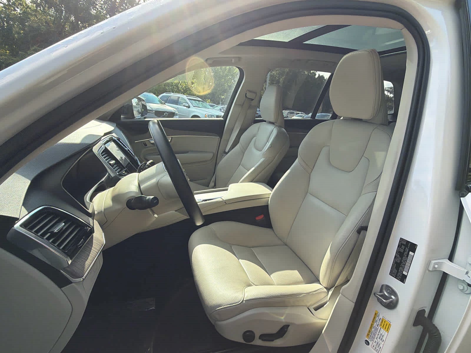 Used 2023 Volvo XC90 B6 Ultimate AWD/4WD image 26
