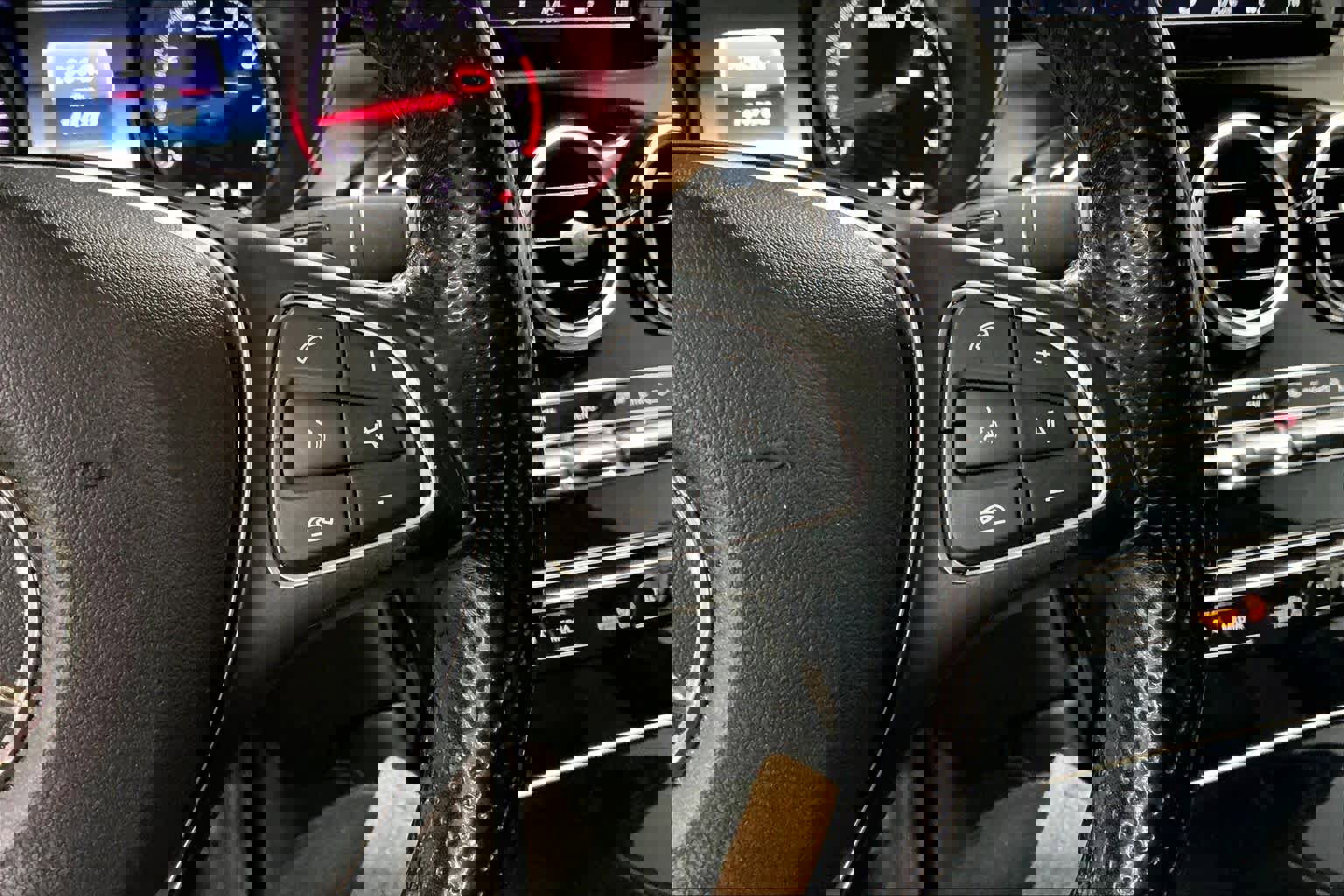 Used 2017 Mercedes-Benz GLC 300 4MATIC image 18