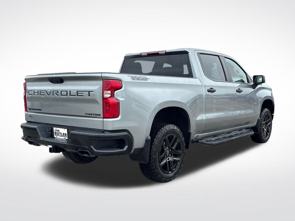 Used 2025 Chevrolet Silverado 1500 Custom Trail Boss w/ Dark Appearance Package AWD/4WD image 8