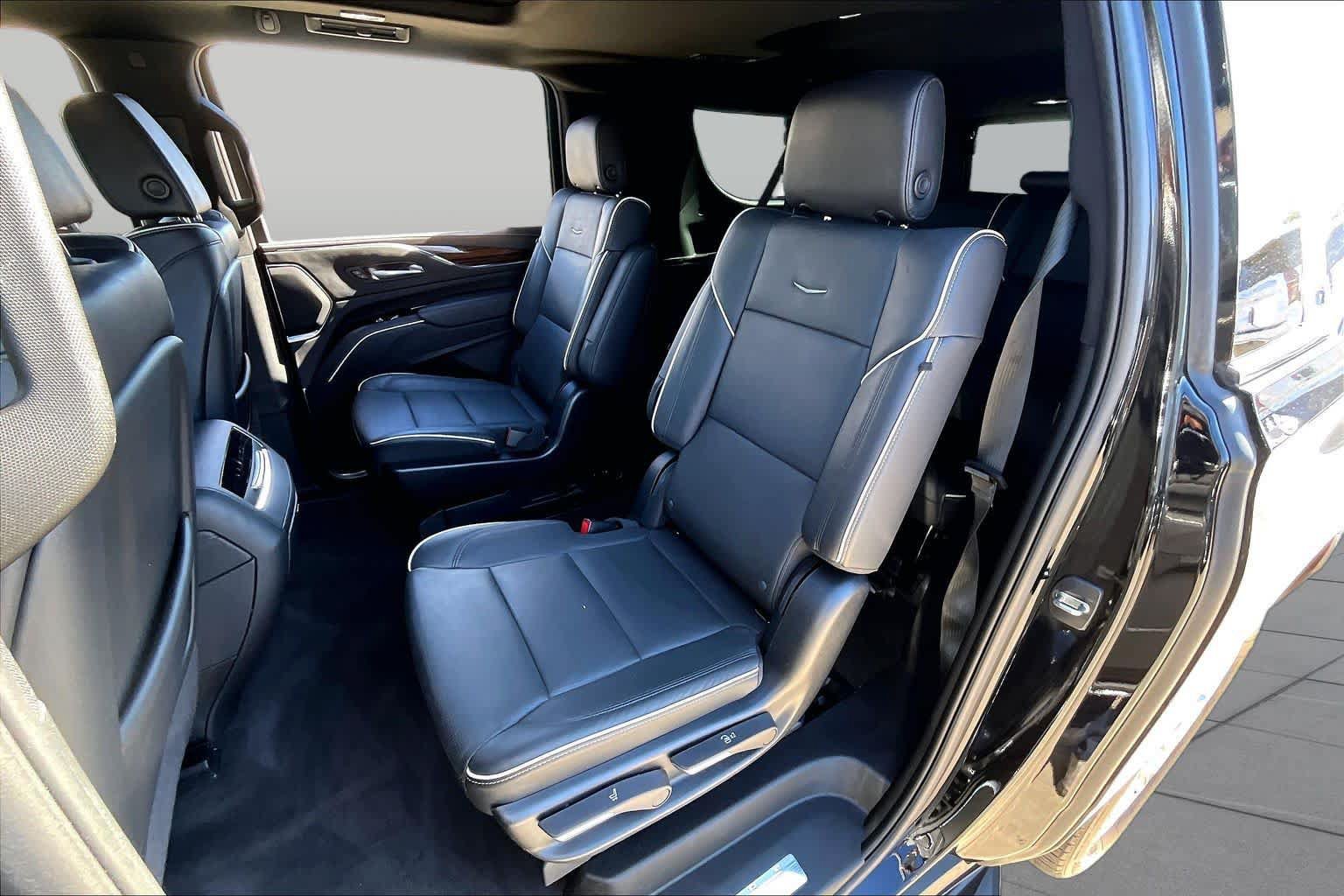 Used 2023 Cadillac Escalade ESV Premium Luxury RWD image 21