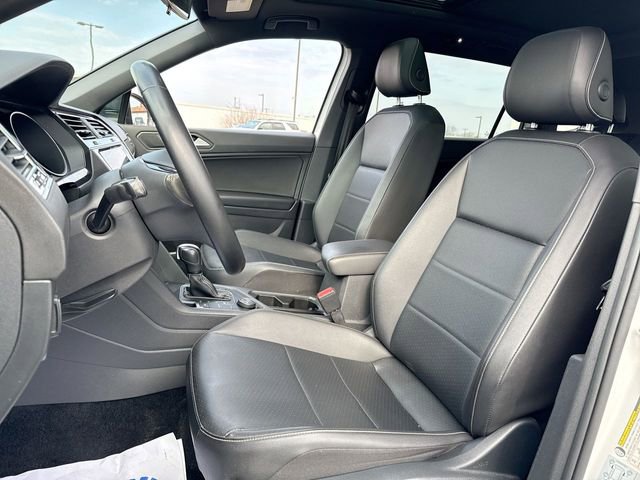 Used 2021 Volkswagen Tiguan SE R-Line image 11