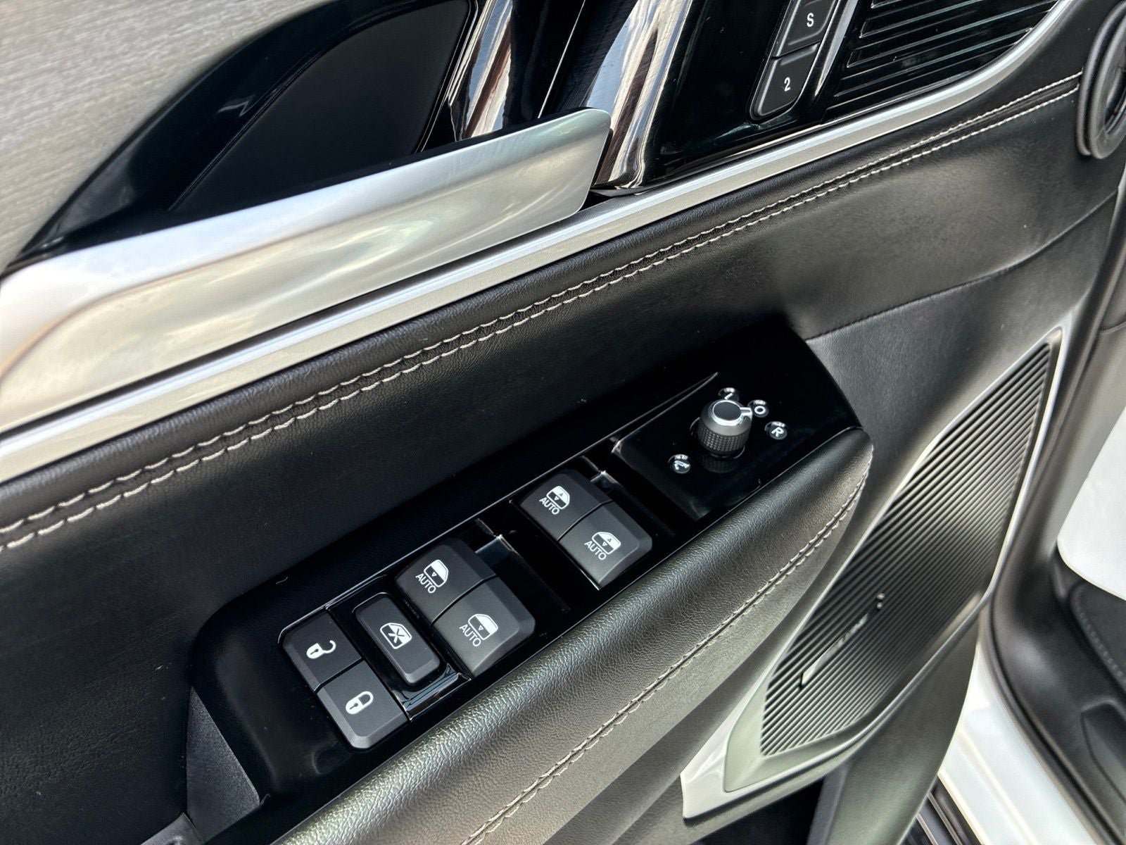 New 2026 Jeep Grand Wagoneer L Limited AWD/4WD image 15